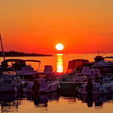 Luxury 11 * בארי