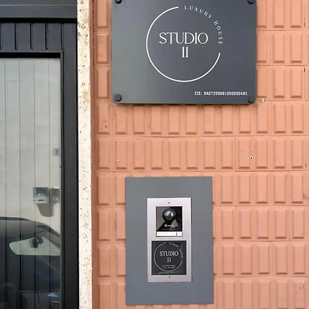 Luxury 11 * בארי