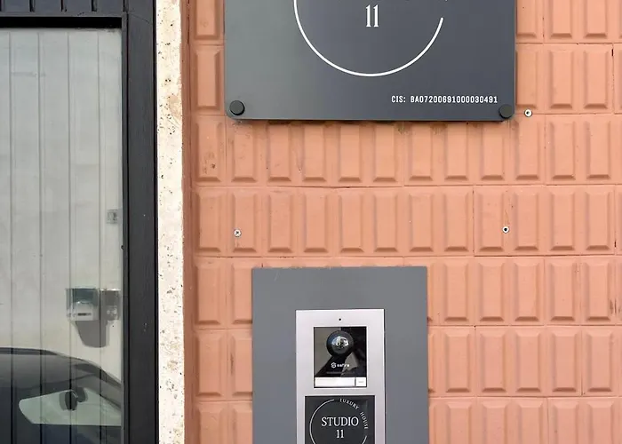 Luxury 11 * בארי