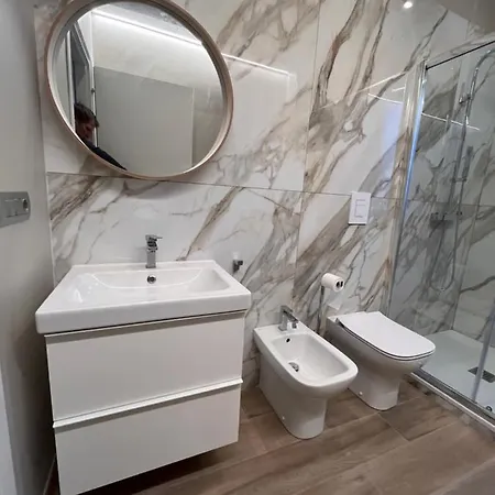 Luxury 11 Барі
