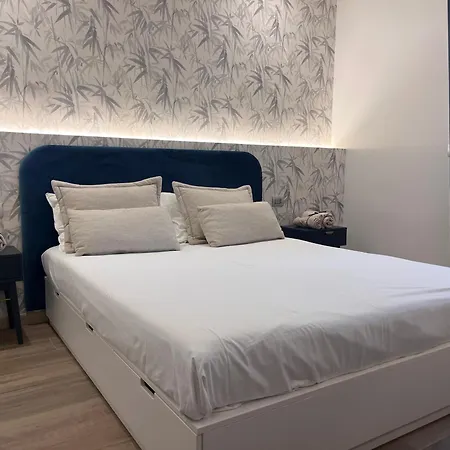 Luxury 11 Апартаменти *